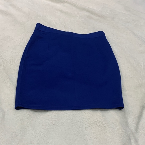 ✨ 3/$30  Blue mini skirt - Picture 2 of 4